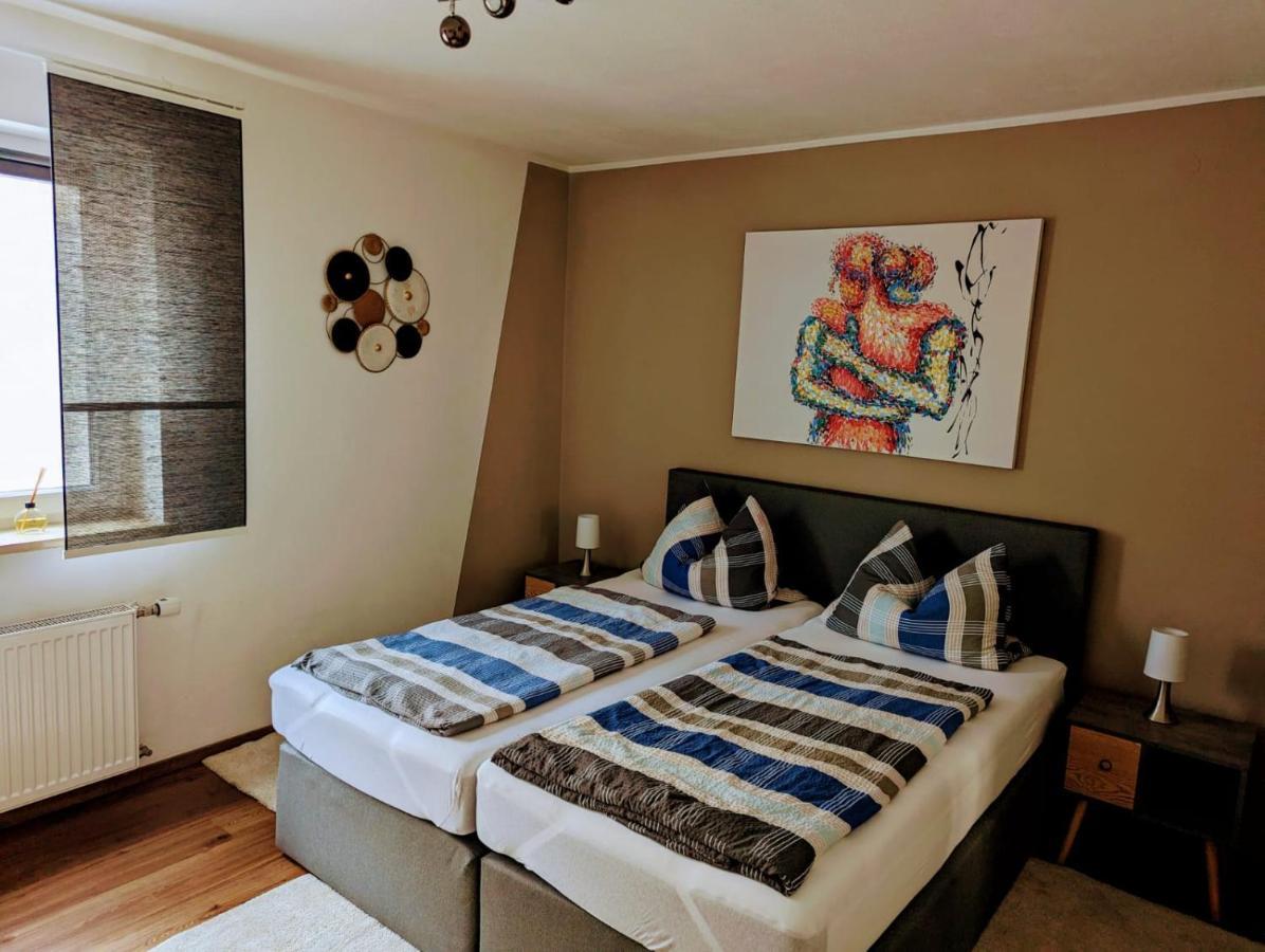 Ferienwohnung Jobst - Ruhig Mit Blick Ins Gruene Nittenau ภายนอก รูปภาพ