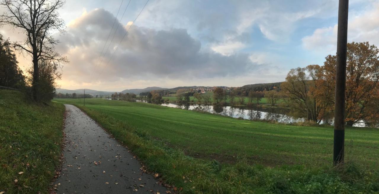Ferienwohnung Jobst - Ruhig Mit Blick Ins Gruene Nittenau ภายนอก รูปภาพ